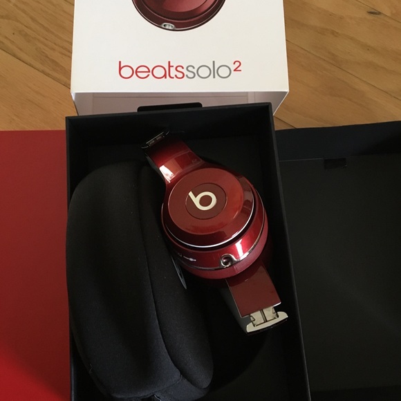 Beats By Dre - Picture 1 of 4